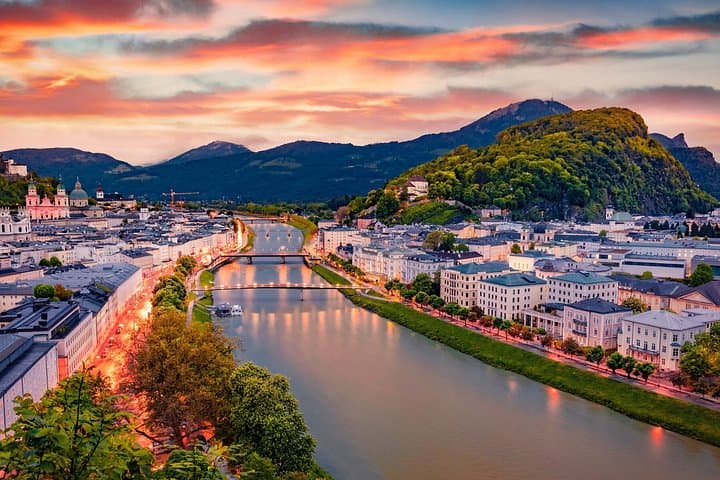 TOP Salzburg : Private guided tour with your mobile