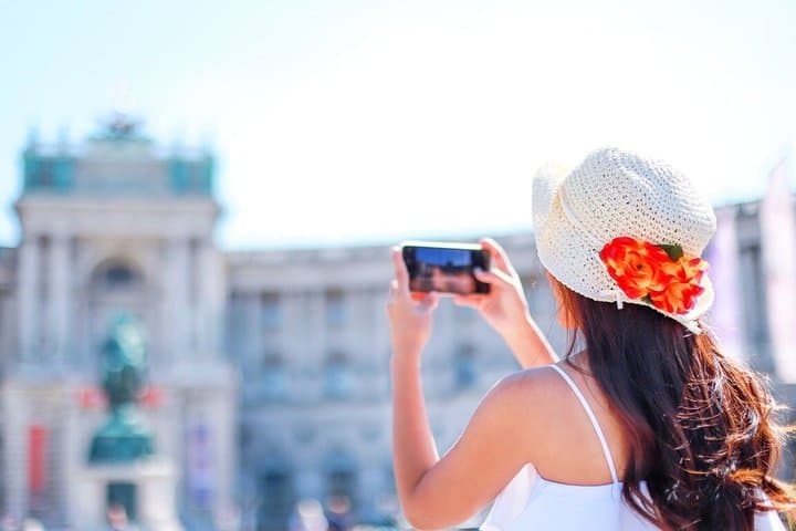 Schönbrunn Palace Guided Tour, City Walk & Audio Tours