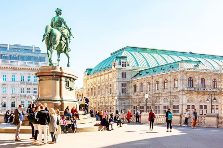 Schönbrunn Palace Guided Tour, City Walk & Audio Tours