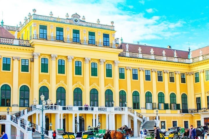 Schönbrunn Palace Guided Tour, City Walk & Audio Tours