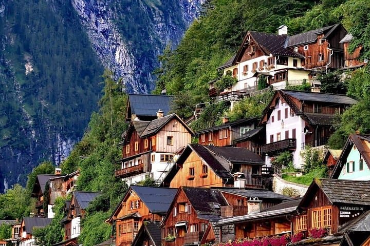 Private Hallstatt Tour from Salzburg - Lakes & Mountains