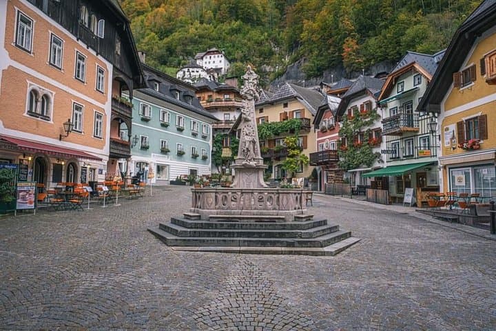 Private Hallstatt Tour from Salzburg - Lakes & Mountains