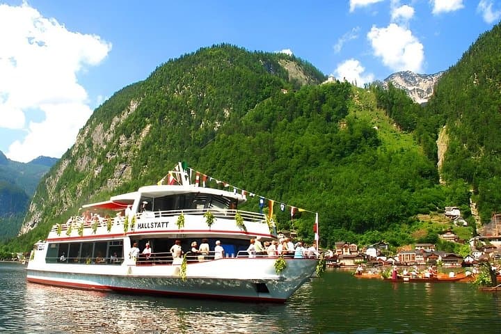 Private Hallstatt Tour from Salzburg - Lakes & Mountains