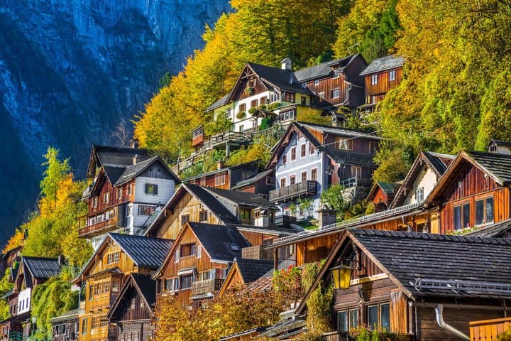 From Vienna to Hallstatt and Salzburg Day Trip with Hotel Pickup