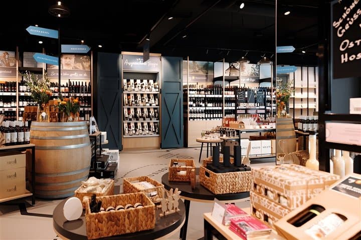 Vienna to Parndorf Outlet: Shopping Shuttle & Extra 10% Off