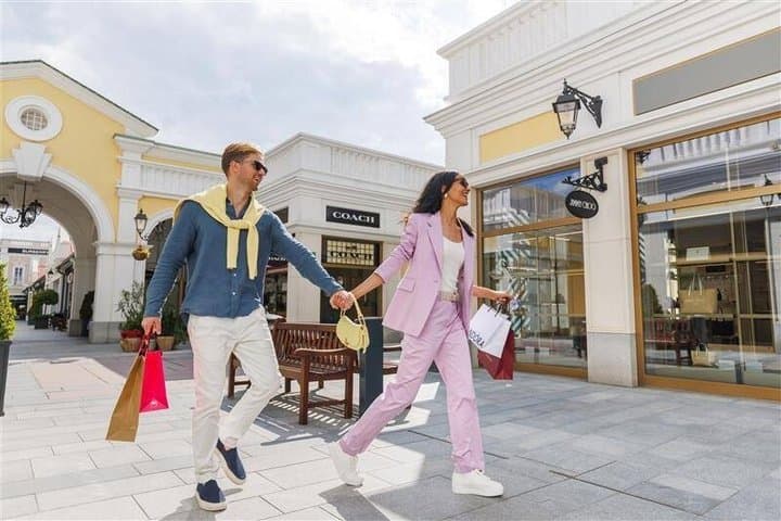 Vienna to Parndorf Outlet: Shopping Shuttle & Extra 10% Off