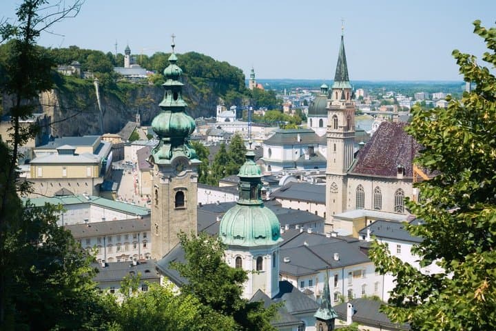 Salzburg Scavenger Hunt & Highlights Self-Guided Walking Tour
