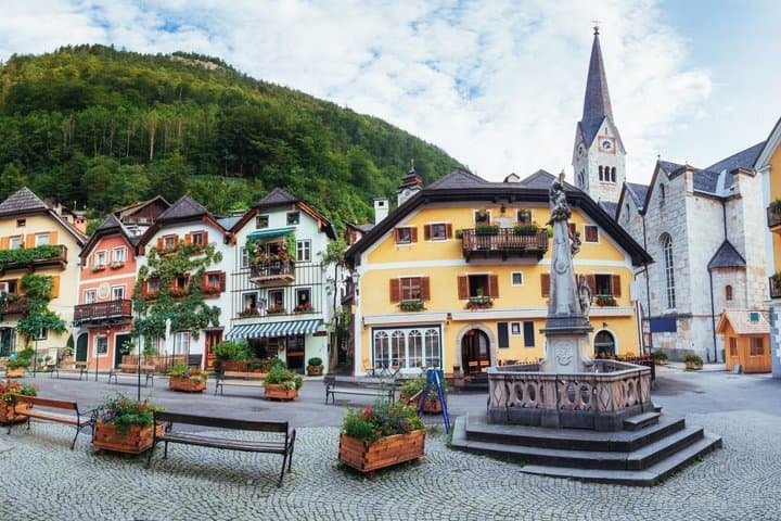 Hallstatt Scavenger Hunt & Highlights Self-Guided Walking Tour