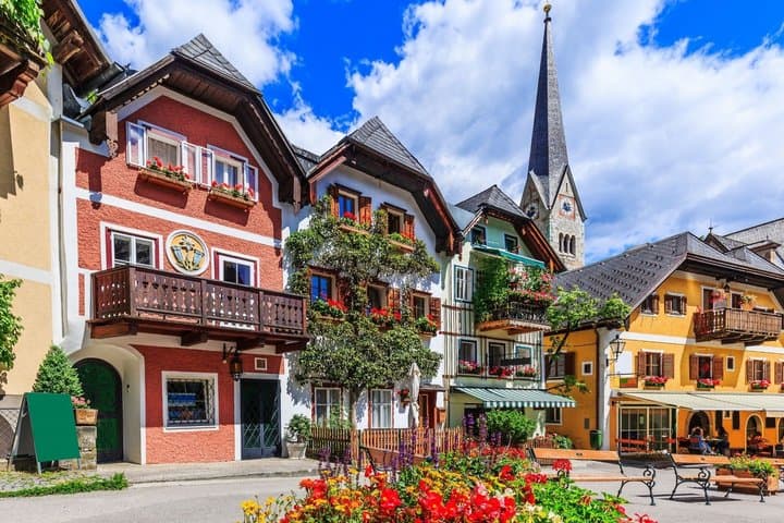 Hallstatt Scavenger Hunt & Highlights Self-Guided Walking Tour