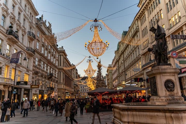 Private Transfer from Salzburg to Vienna
