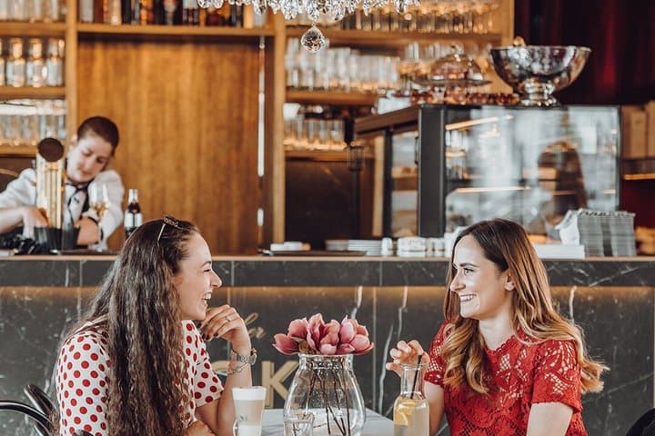 Vienna to Parndorf Outlet: Shopping Shuttle & Sacher Cake