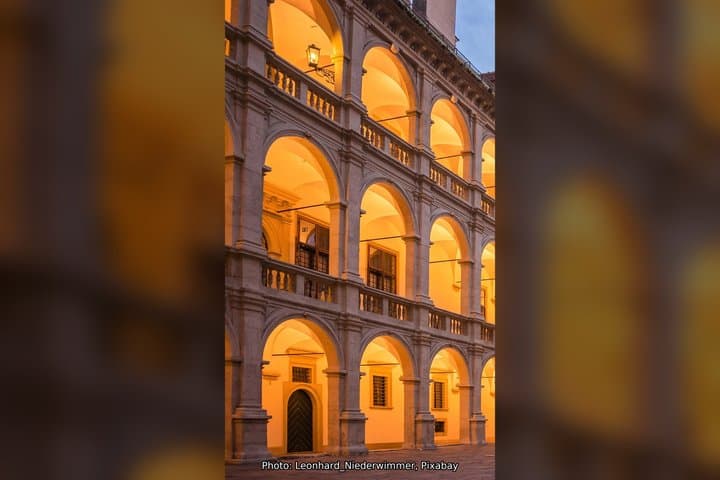 Graz Schlossberg and Old Town - Audio Guide and Self Guided Tour