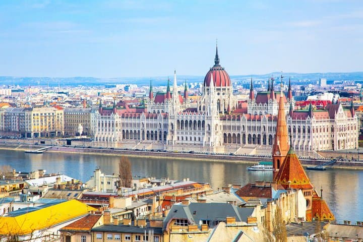 Full day trip from Vienna Bratislava and Budapest with a guide