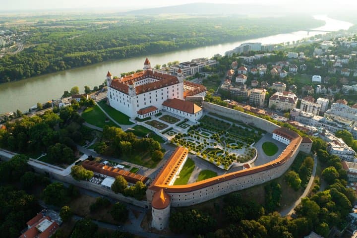 Full day trip from Vienna Bratislava and Budapest with a guide