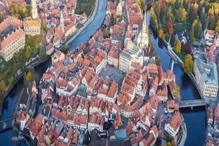 Vienna Exclusive Private Day Trip to Český Krumlov Krumau