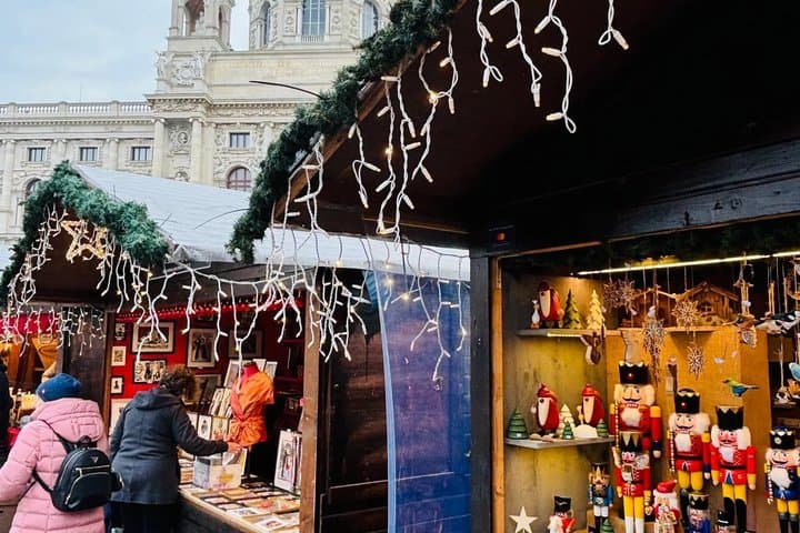 Vienna Walking Tour Christmas Markets with Audio and Quiz