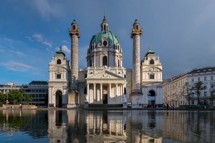 Vienna Walking Tour Christmas Markets with Audio and Quiz