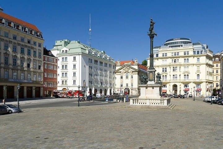 Vienna Walking Tour Christmas Markets with Audio and Quiz