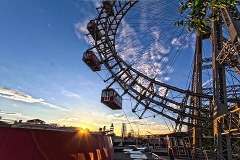 WIENE RIESENRAD at sunset
