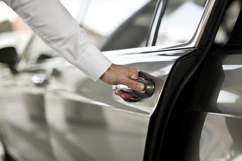 Half day luxury car with driver at disposal in Vienna
