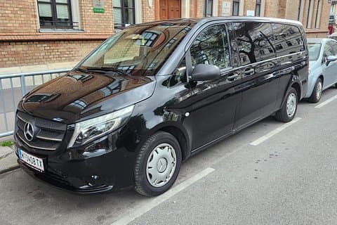Private airport transfer in Vienna for up to 8 people in minibus