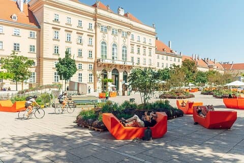 MQ main courtyard © MuseumsQuartier, photo: Klaus Pichler