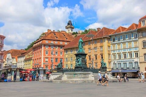 Private transfer from Vienna to Graz