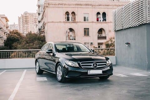 Departure Private Transfer Vienna to Vienna Airport VIE by Sedan