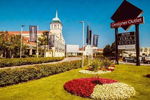 Private Shopping Tour Vienna Designer Outlet Parndorf