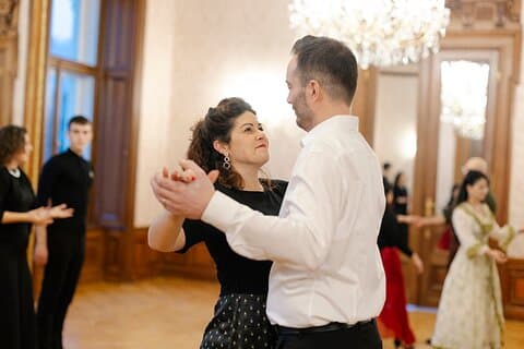 Viennese Waltz Workshop for Beginner Dance Couples