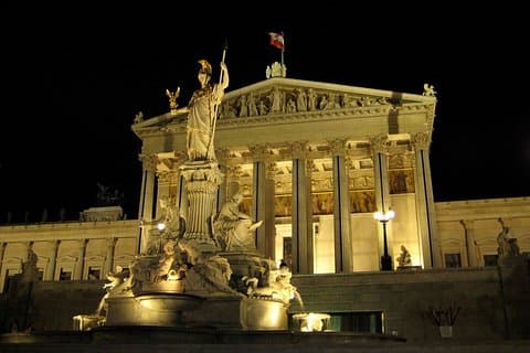 Panoramic Vienna Night Tour Oldtimer Classic Car