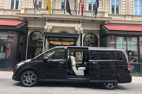 Private transfer Vienna to Munich with optional sightseeing stop