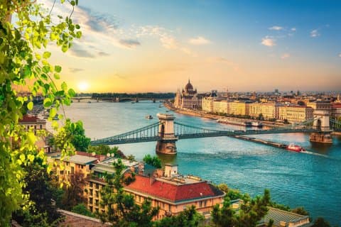 Private Day Trip from Vienna Budapest and Evening Bratislava