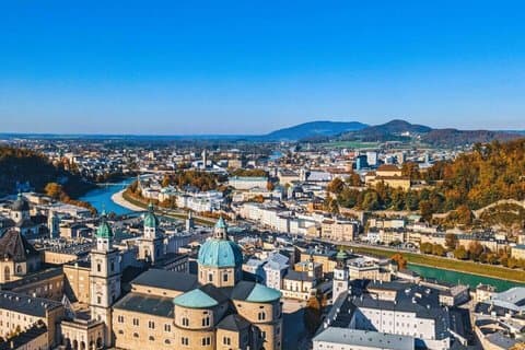 Hello Salzburg: Private 2-Hour Intro City Walk with Local Guide