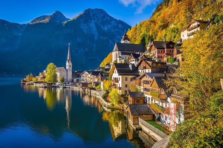 Salzkammergut and Hallstatt Private Full-Day Tour from Salzburg