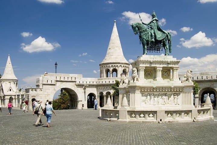 Visist Fisherman's Bastion in Buda and enjoy a comprehensive city tour of Budapest