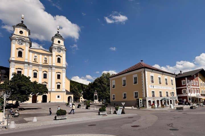 Private Tour: Austrian Lakes Day Trip from Salzburg
