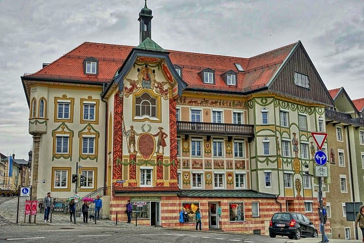 Scenic drive through Bavaria with the end of the tour in Munich
