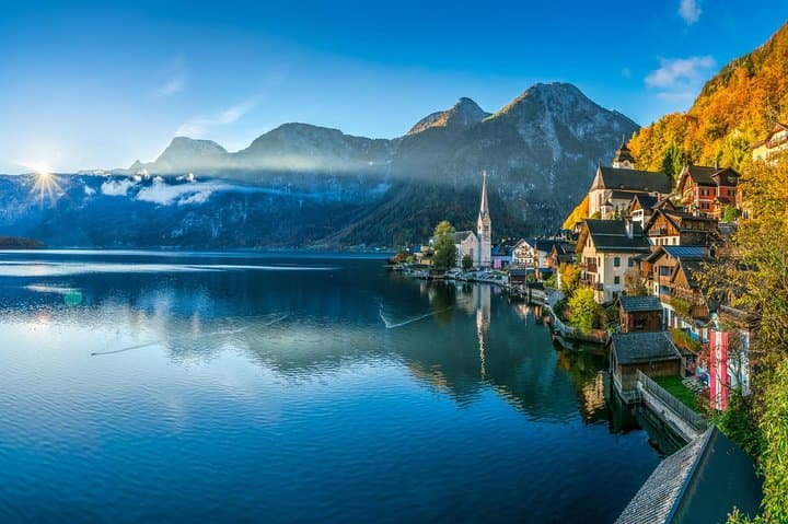 Hallstatt Tour with Visit of the 5fingers Viewing Platform or the Salt Mine