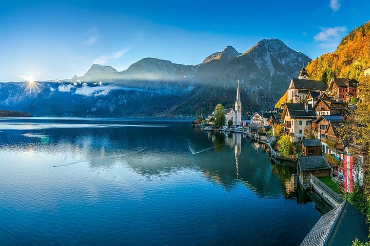 Salzkammergut and Hallstatt Private Full-Day Tour from Salzburg