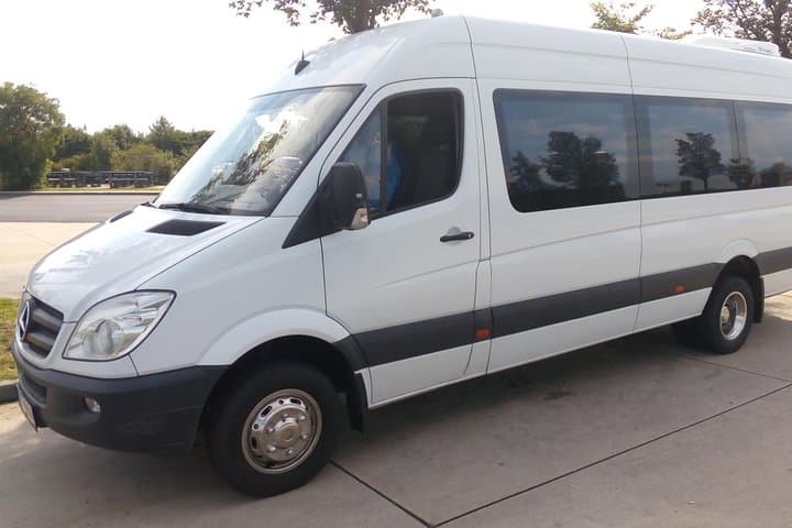 Private one way transfer from Salzburg to Prague