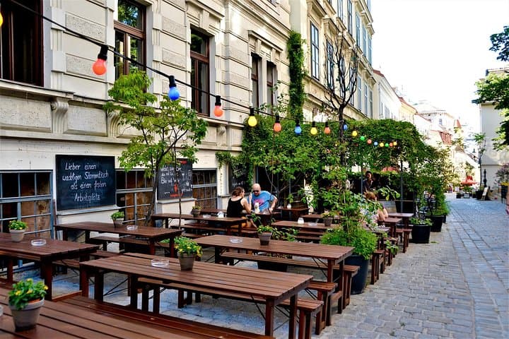 Fun city game in Vienna's centre: the royal and the quirky