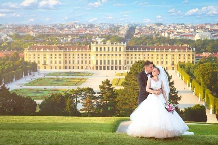 Private Photo Session with a Local Photographer in Vienna