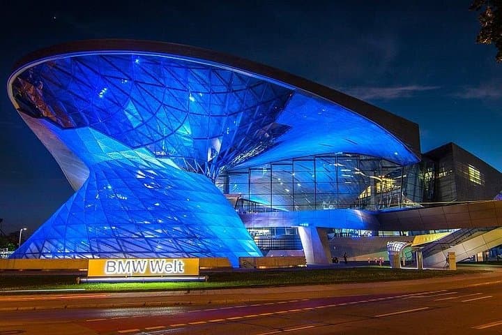Private Scenic Transfer from Vienna to Munich with 4h of Sightseeing