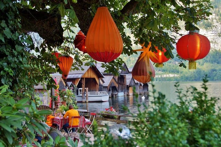 Private transfer from Vienna to Salzburg with 3h Sightseeing stop in Hallstatt