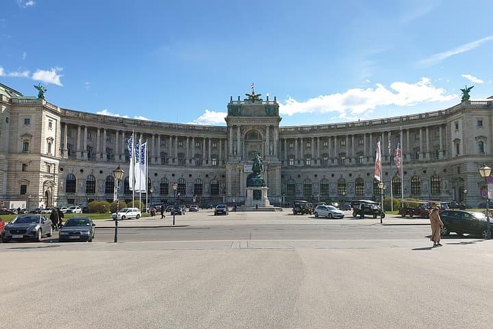 The square of heroes