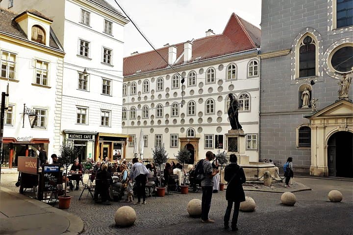 "Franziskanerplatz", one of the city's cosiest.