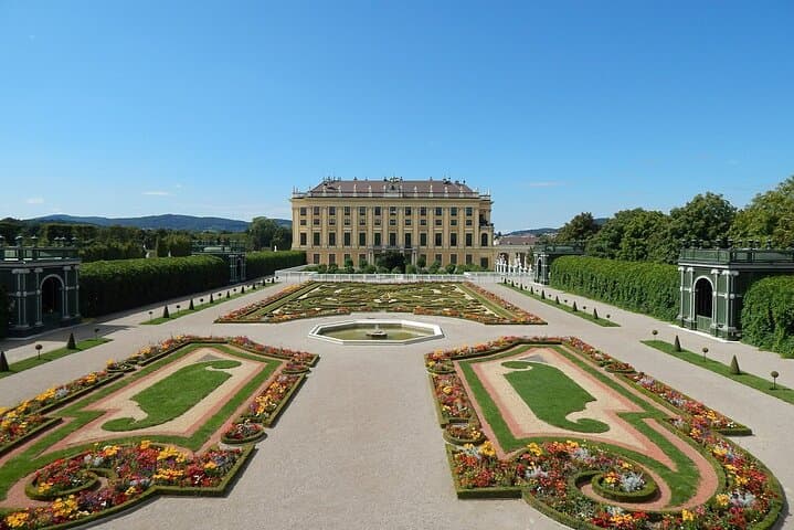 Private Tour of Vienna - Sightseeing, Food & Culture with a local