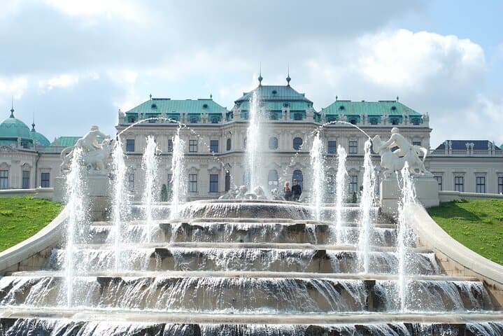 Private Tour of Vienna - Sightseeing, Food & Culture with a local