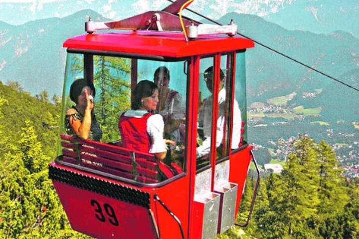 Direct one way transfer from Bad Ischl to Český Krumlov
